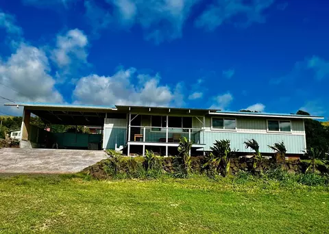 95-5548 Lokelani St, Naalehu, HI 96772