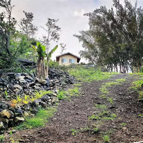 94-6564 Kuamoo Rd, Naalehu, HI 96772