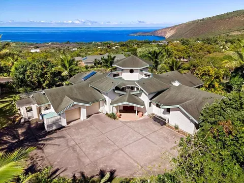 83-1008 Kahauloa Pl, Captain Cook, HI 96704