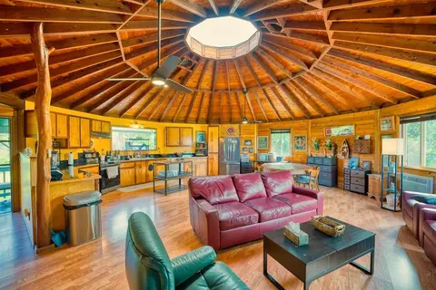 1023 Ainalako Rd, Hilo, HI 96720