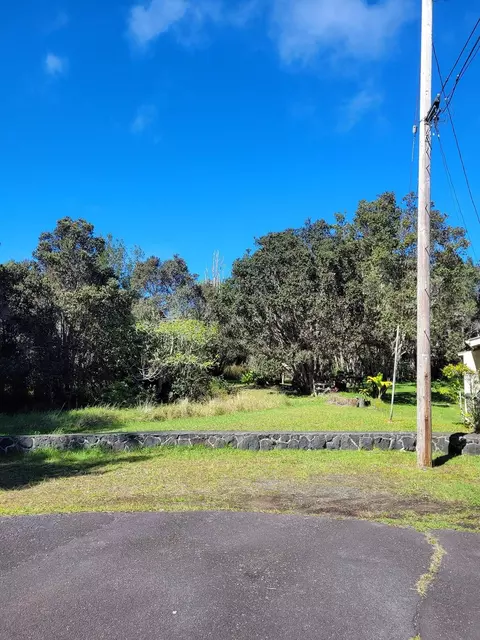 Kaohelo Way, Volcano, HI 96785