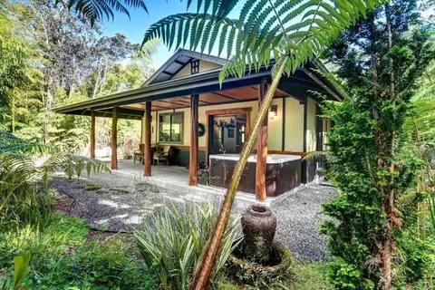 11-3807 10th St, Volcano, HI 96785