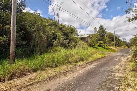 Holana St, Volcano, HI 96785