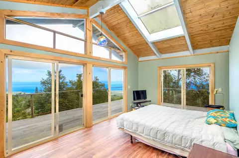 84 Private Rd, Captain Cook, HI 96704