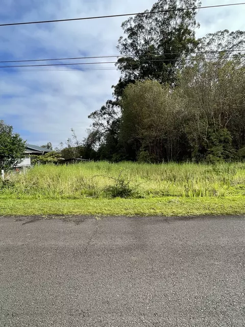 Komo St, Mountain View, HI 96771