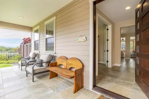 78-102 Holuakai St, Kailua Kona, HI 96740
