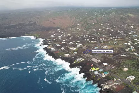 Akahi Ave, Captain Cook, HI 96704