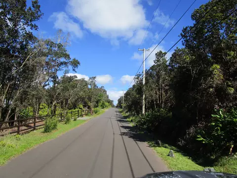 Nahelenani St, Volcano, HI 96785