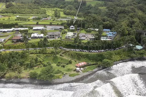 77 Makakai Pl, Hilo, HI 96720