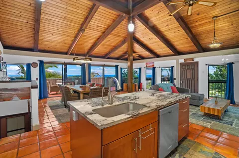 3748 Kikee Rd, Kalaheo, HI 96741