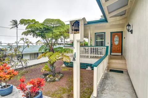45-3384 Wahi Malu Pl, Honokaa, HI 96727