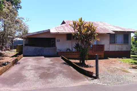 27-216 E Rd, Papaikou, HI 96781