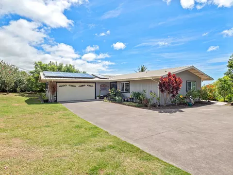 94-1633 Makalii St, Naalehu, HI 96772