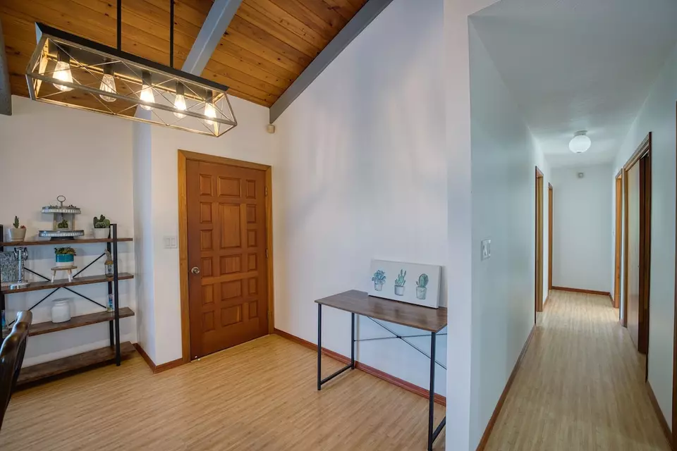 Entry Way - 103 Puhili St, Hilo, HI 96720 photo 1 of 1