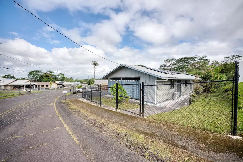 Exterior - 103 Puhili St, Hilo, HI 96720 photo 2 of 6