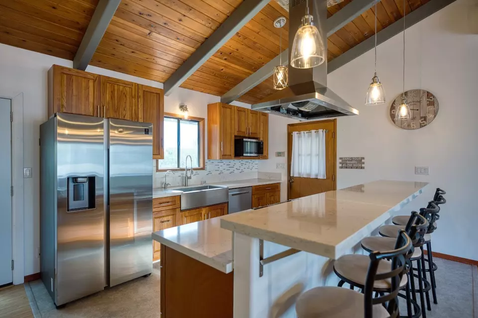 Kitchen - 103 Puhili St, Hilo, HI 96720 photo 2 of 4