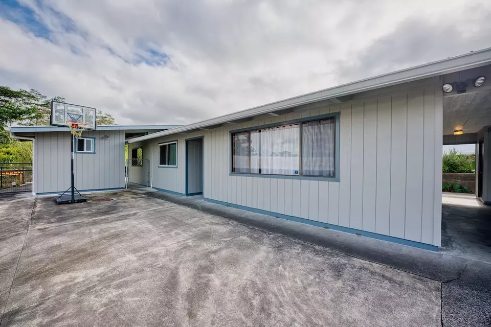 Exterior - 103 Puhili St, Hilo, HI 96720 photo 3 of 6