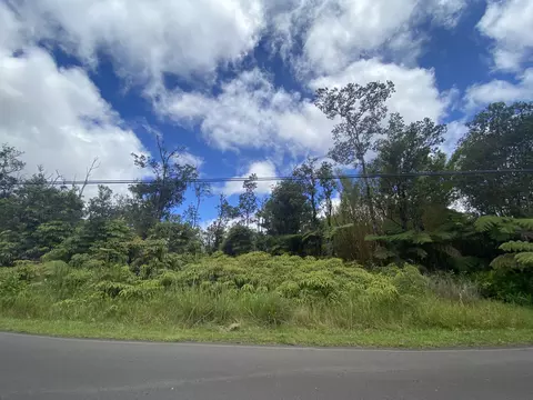 Alii Kane St, Volcano, HI 96785