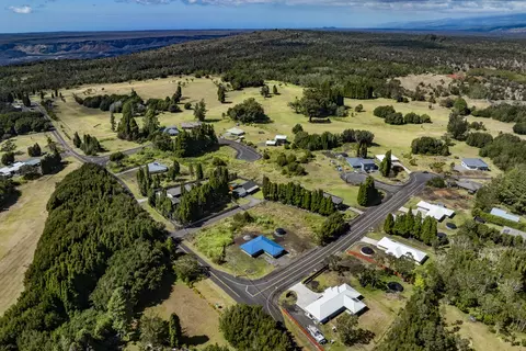 99-309 Maunanani Pl, Volcano, HI 96718