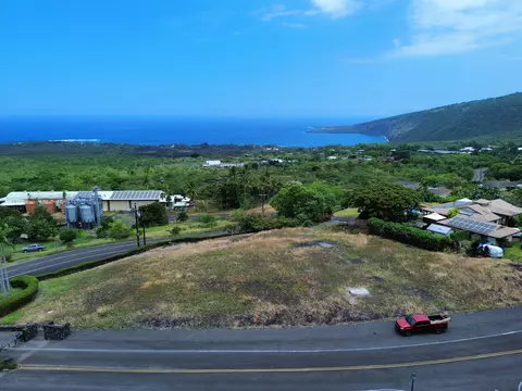 83-5673 Kanele St, Captain Cook, HI 96704