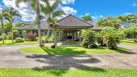 5792 Kahiliholo Rd, Kilauea, HI 96754