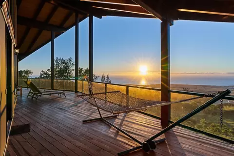 73-1385 Kinoulu Pl, Kailua Kona, HI 96740
