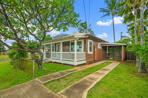 8307 Elepaio Rd, Kekaha, HI 96752