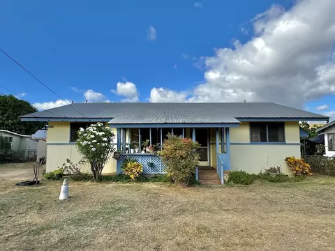 8749 Kekaha Rd, Kekaha, HI 96752