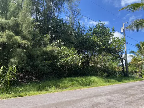 Beach Rd, Keaau, HI 96749