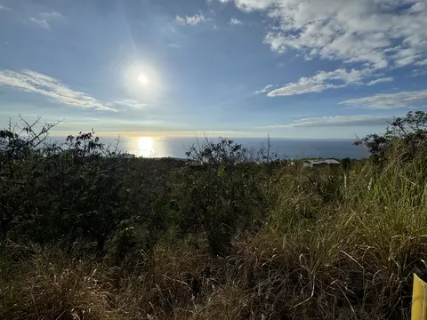 Milolii Rd, Captain Cook, HI 96704