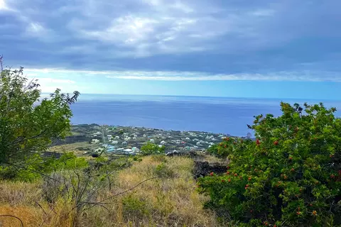 Milolii Rd, Captain Cook, HI 96704