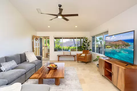 75-231 Malulani Dr, Kailua Kona, HI 96740