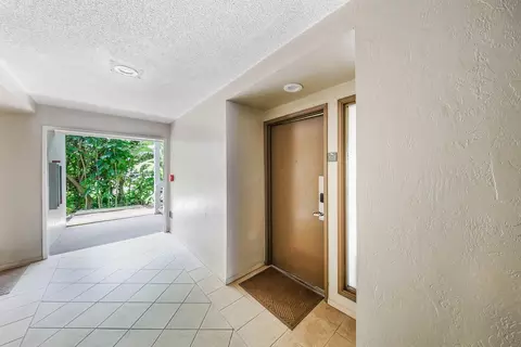 Entry Way - 525 Aleka Lp #G5, Kapaa, HI 96746 photo 1 of 1