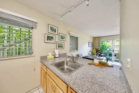 Kitchen - 525 Aleka Lp #G5, Kapaa, HI 96746 photo 2 of 3