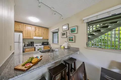 Kitchen - 525 Aleka Lp #G5, Kapaa, HI 96746 photo 1 of 3