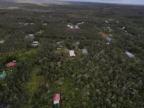 Anuhea St, Volcano, HI 96785