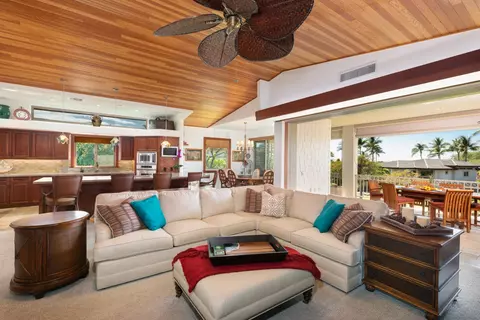 68-1025 Kaniku Dr #301, Kamuela, HI 96743