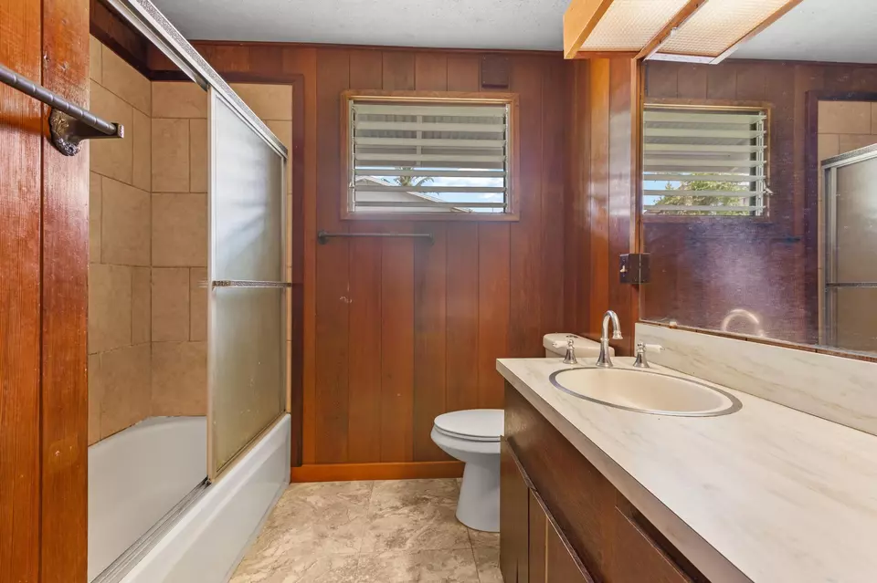 Bath - 744 Wainaku St # -A, Hilo, HI 96720 photo 3 of 3