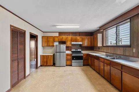 Kitchen - 744 Wainaku St # -A, Hilo, HI 96720 photo 1 of 2