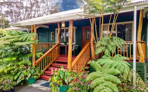 11-3807 9th St, Volcano, HI 96785