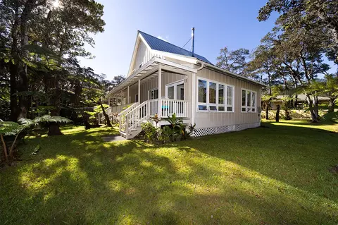 11-3887 10th St, Volcano, HI 96785