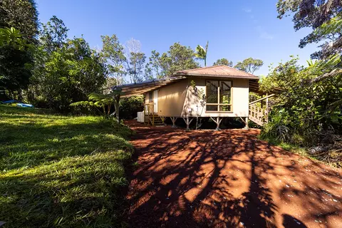 11-3749 Nahelenani St, Volcano, HI 96785