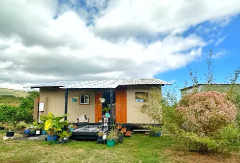 94-6332 Puka St #A, Naalehu, HI 96772