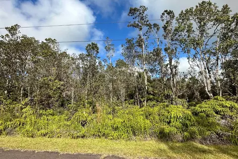 Mokuna St, Volcano, HI 96785