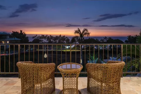 78-6715 Alii Dr #202, Kailua Kona, HI 96740