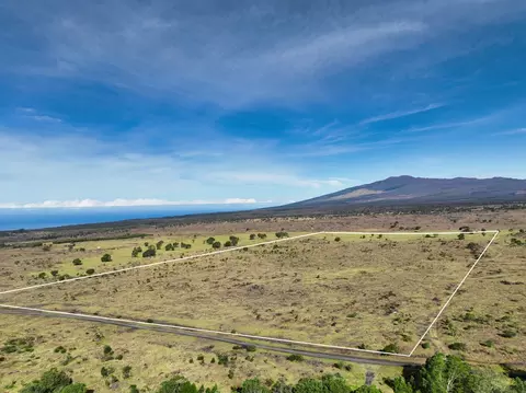 Undisclosed, Kealakekua, HI 96725