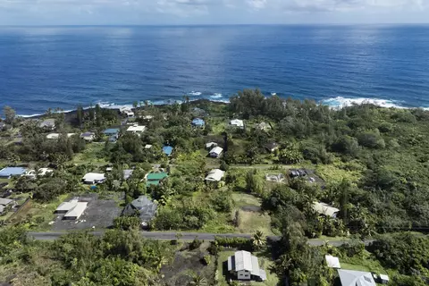 15-1969 Beach Rd, Keaau, HI 96749