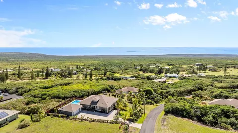 94-1419 Kaulua Cir, Naalehu, HI 96772