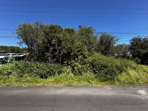 Komo St, Volcano, HI 96785