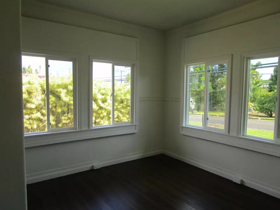 Living - 2114 Kaumana Dr, Hilo, HI 96720 photo 2 of 2